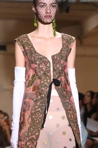 Look 32